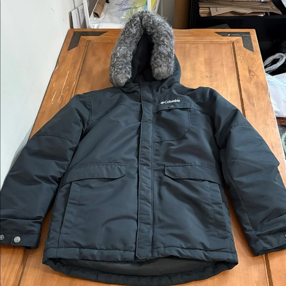 Columbia OmniTech Black Parka  with Faux Fur Trim Size Large